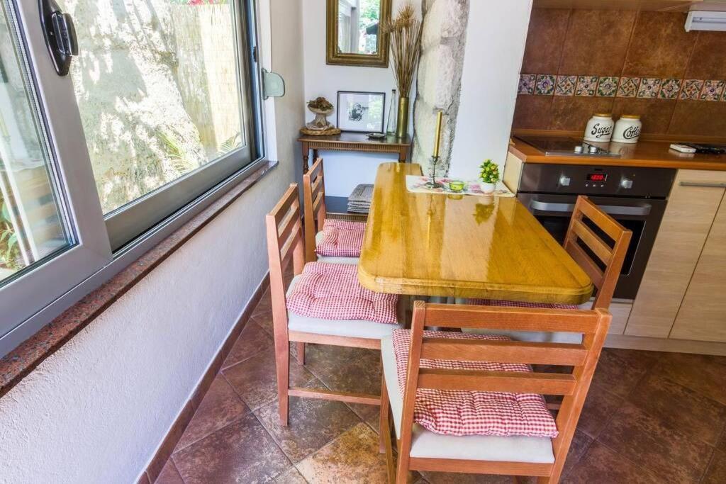 Garden Apartment- Near Sea 2 Dobrota Extérieur photo